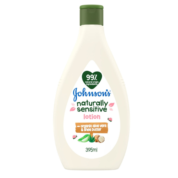 Johnson's Naturally Sensitive Lotion Crema Liquida Aloe Vera  395 ml